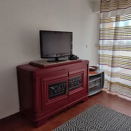 Grand Studio Avec Terrasse 200 M Apartment *
