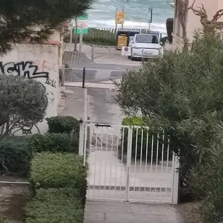 Grand Studio Avec Terrasse 200 M Apartment